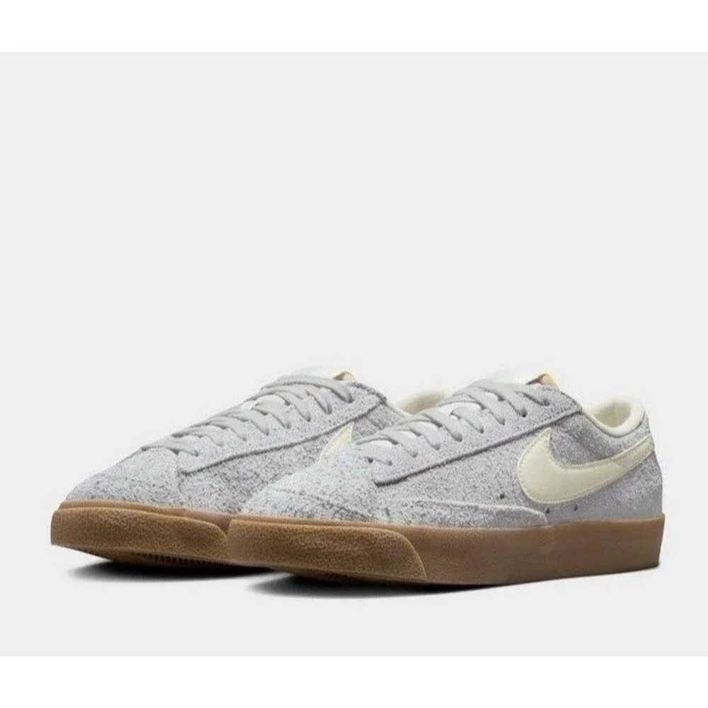 NIKE Sneakers 12 Blazer Low 77 Women’s Suede Gray‎ Vintage Gum Light FQ8060-003